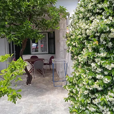 Harbour-Side Apartment With Beautiful Terrace Podgora Exterior photo